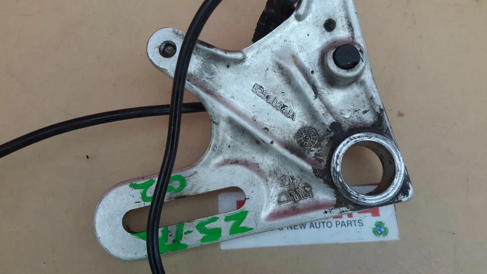 Оригинальный кронштейн для крепления суппорта заднего тормоза 2004 Ducati ST4S 825.1.034.1A - Изображение 3 из 3