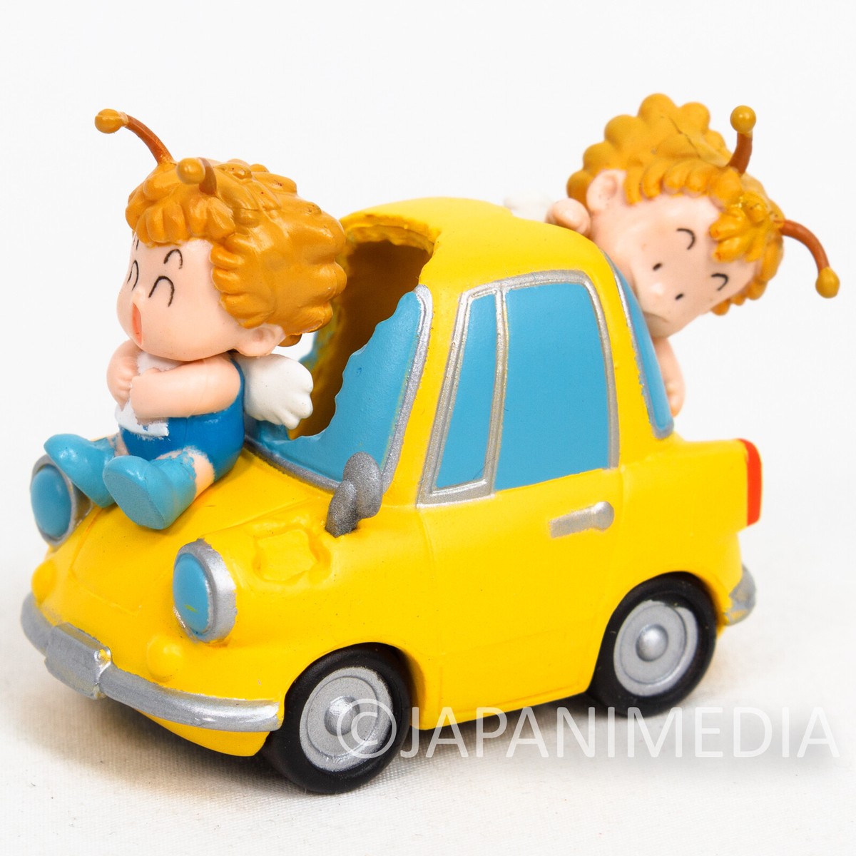 Dr. Slump Arale chan Gatchan Eating Car Mini Figure Collection