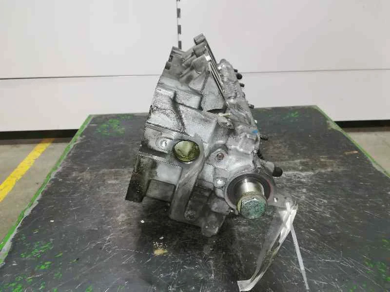 H0L04 Cylinder Head R. for Audi A6 Avant (4B5) 2.5 V6 24V TDI 1998 2669617 - Image 2 of 4