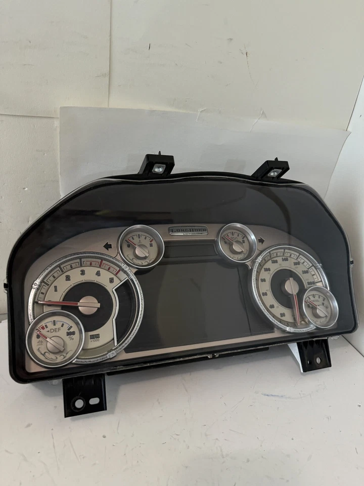2014 RAM 3500 DIESEL CLUSTER SPEEDOMETER 200KM/H OEM P56054951AE 273K - Imagem 2 de 4