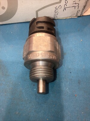 GENUINE MERCEDES DIFF LOCK SWITCH A0025450509