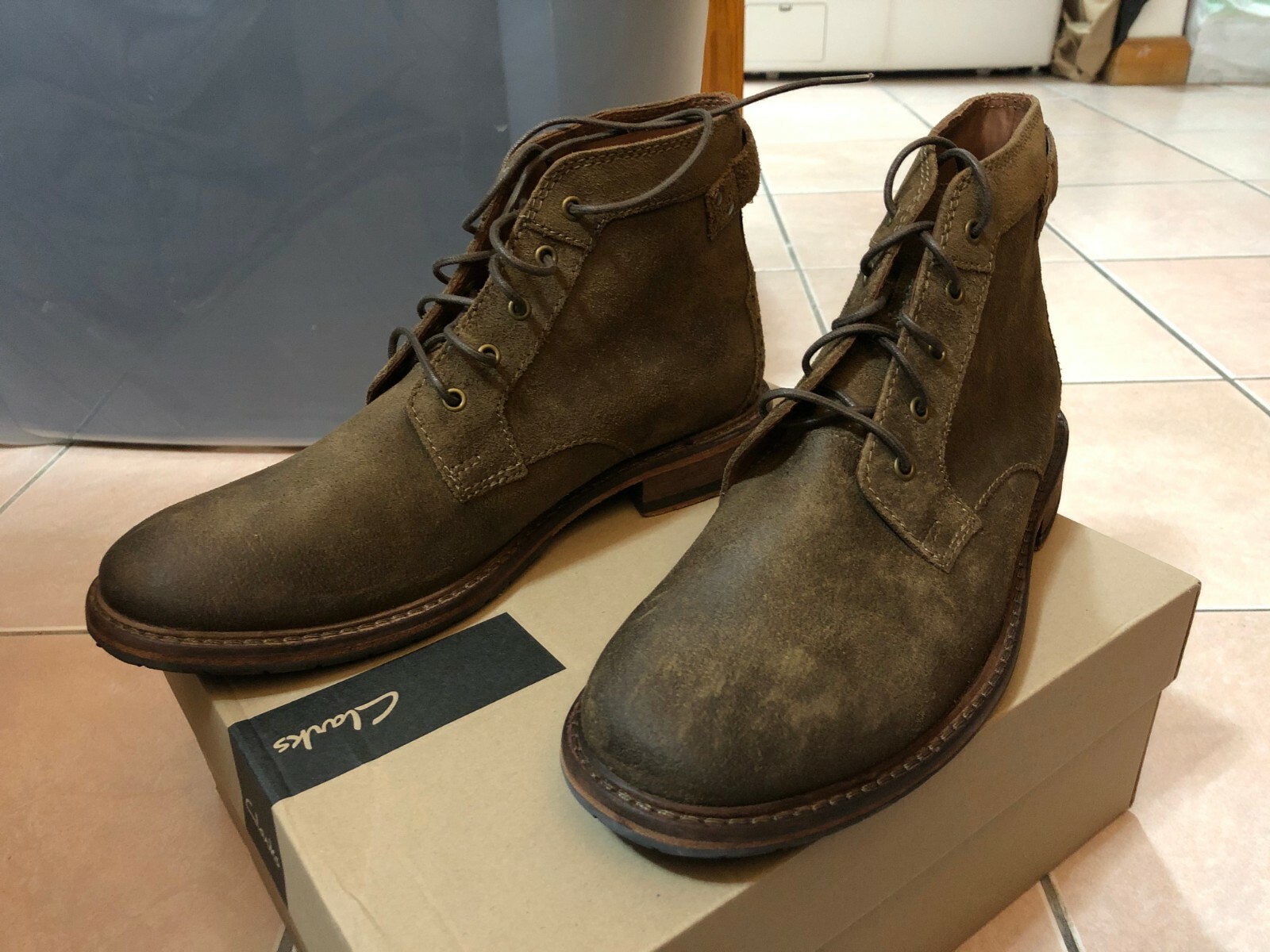 clarkdale bud mahogany leather