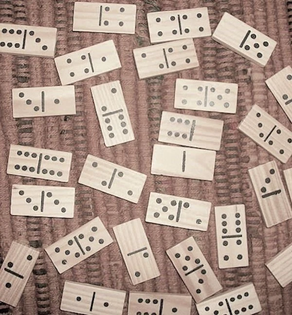 Azulejos de dominó, 28 colgantes planos de madera lisa de 5/8" x 1 3/8" de largo arte alterado Foto 3 de 3