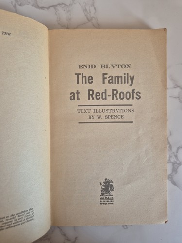 The Family At Red-Roofs By Enid Blyton 1968 Armada Paperback *RARE* - Picture 7 of 12