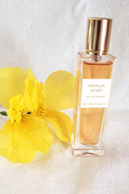 Vintage Givenchy Dahlia Divin French Eau de Parfum Spray .5fl oz / 15 ml