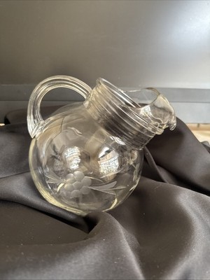 Vtg Anchor Hocking  Hard Find  Daisy Pattern Tilted Ball 40 Oz  Ice Lip  Pitcher