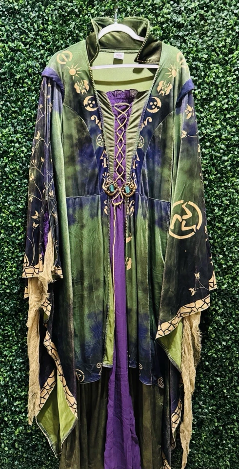 Fantasia oficial Disney Hocus Pocus Winifred Sanderson (1X) veludo premium - Imagem 2 de 4