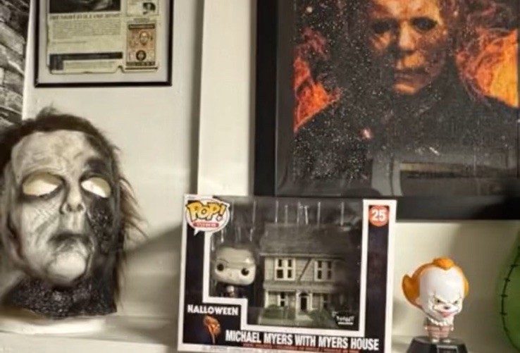 Funko Pop! Town Michael Myers with Myers House Spirit Halloween Exclusive #25