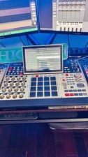 Akai Professional Mpc X Special Gold Limit Edition Standalone 16-pad Touchscreen Akai Professional Mpc X Special Gold Limit Edition Standalone 16-pad Touchscreen