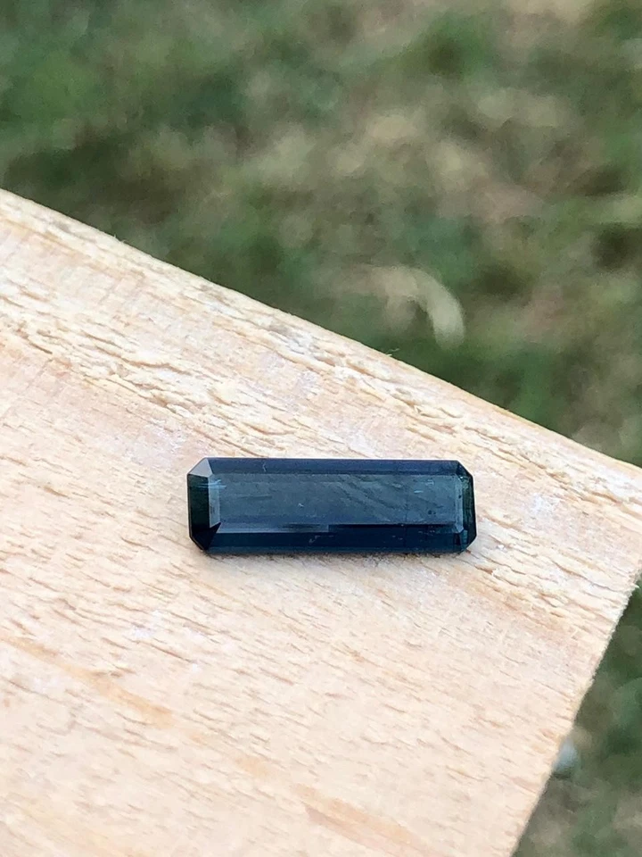 Brilliant 2.5ct Indicolite Tourmaline  Lustrous Emerald Cut from Afghanistan - Image 2 of 4