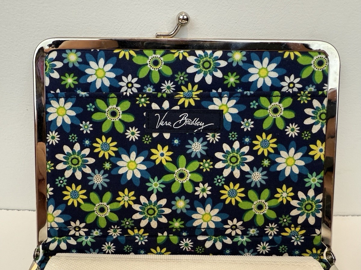 Vera Bradley Daisy Daisy Hugs-n-Kisses Photo Holder Kisslock 12 PictureAlbum View 4