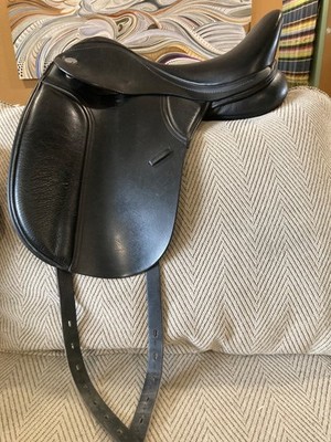 Thorowgood T6 dressage saddle 16.5 