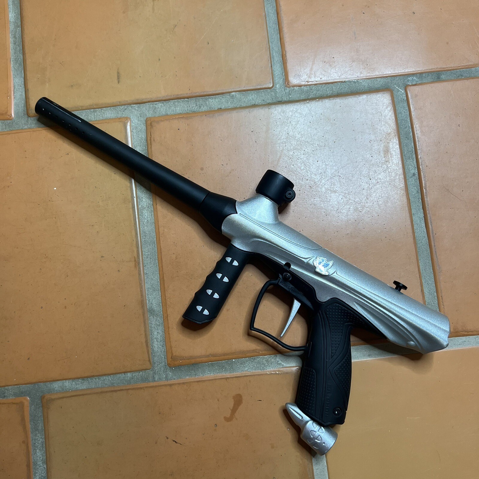 Tippmann Gryphon Black And Silver Paintball Marker Gun UNTESTED dry