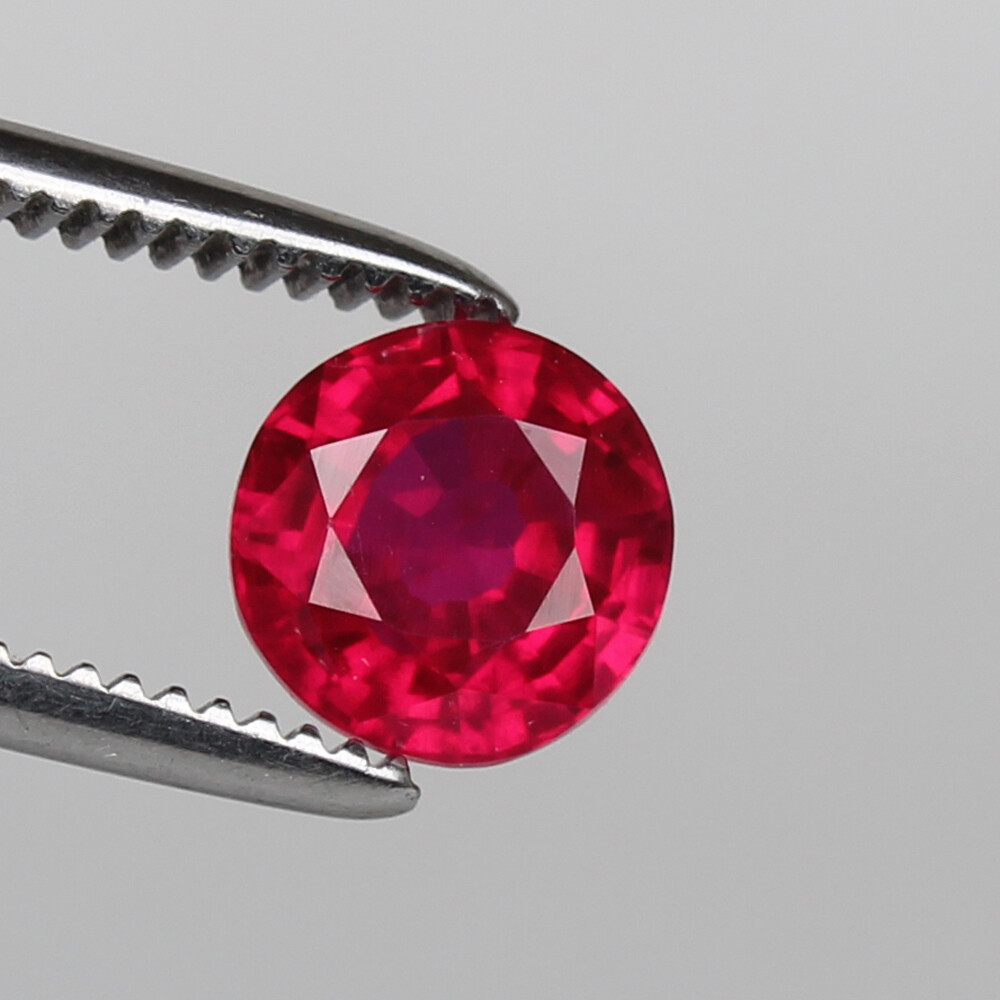 Naturel Mozambique Rubis Rouge 2.80 CT Coupe Ronde Desseré Certifié — free download