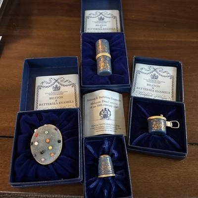 Bilston & Battersea Halcyon Days Emaille Nähset Blau Gold Flora Verpackt 4 Teile