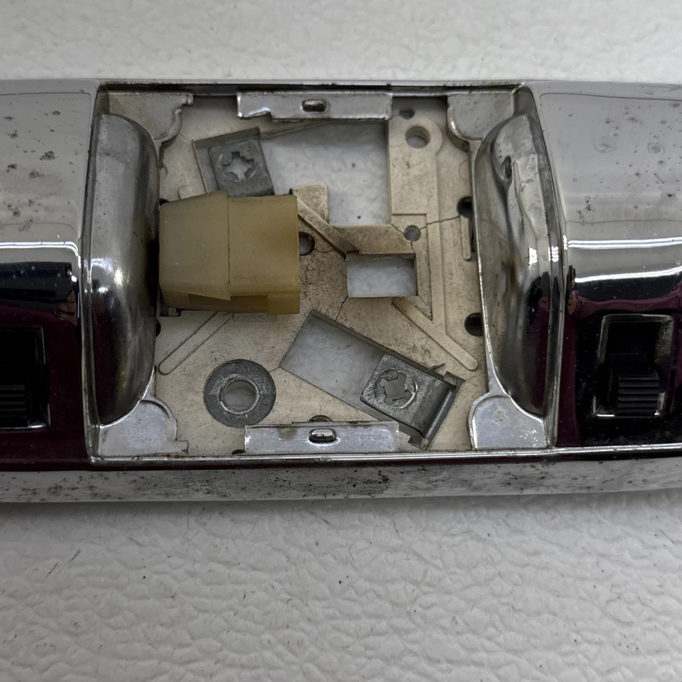 Ford F-150 F-250 F-350 Bronco 1980-1996 y más luz domo cromada superior OEM Foto 2 de 4