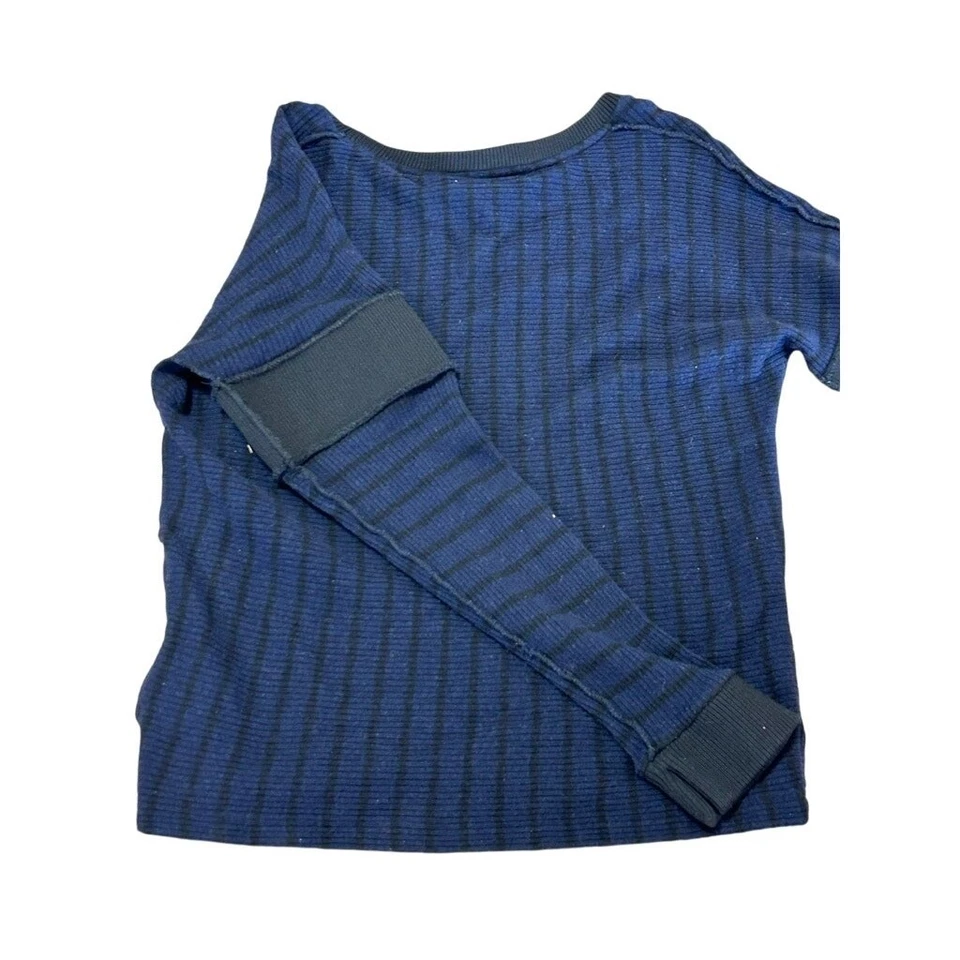 Suéter acanalado tejido a rayas manga larga Maison Margiela MM6 S azul marino precio de venta sugerido por el fabricante $655 Foto 2 de 4