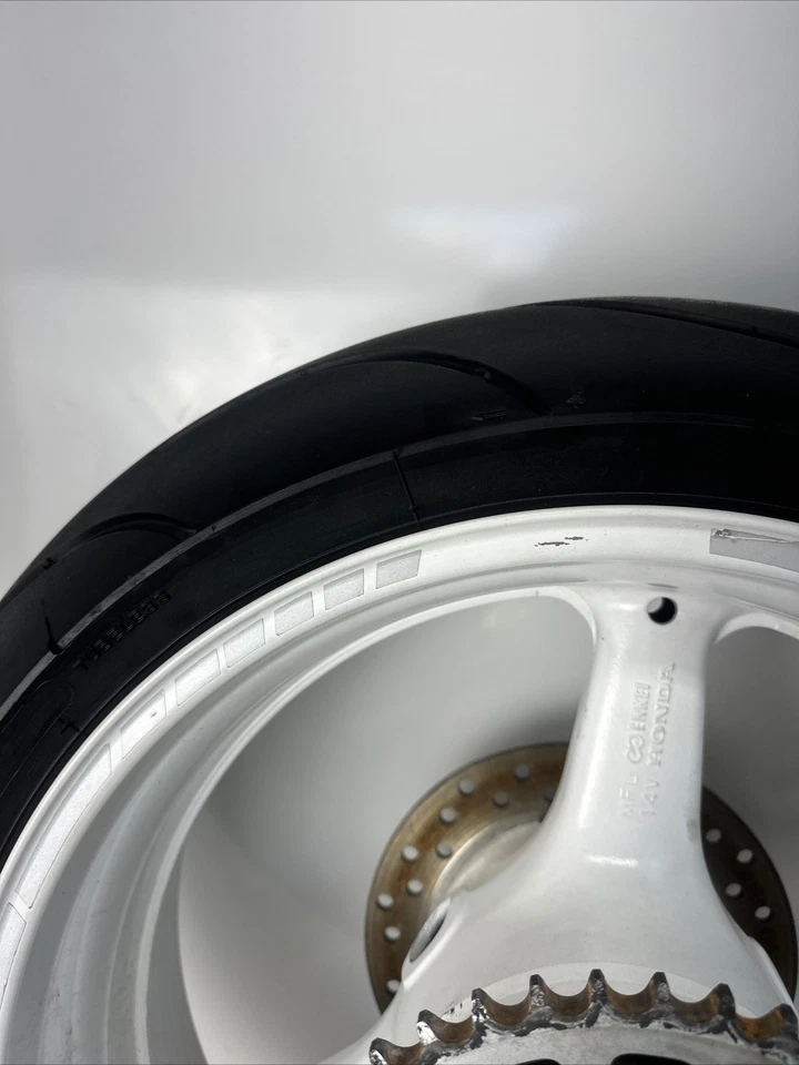 Llanta trasera Honda Cbr1000rr 2008 llanta neumático freno DSIC DS piñón recto blanco Foto 4 de 4