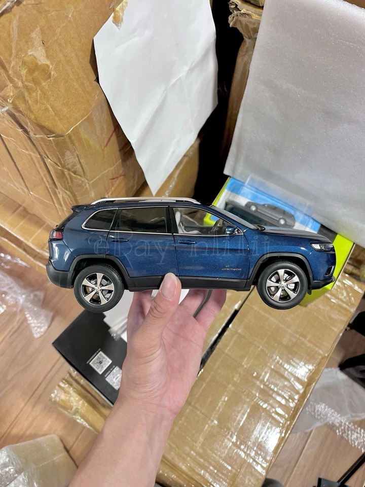 Jeep Cherokee Limited 2019~2023 escala 1:18 azul pizarra modelo de coche fundido a presión Foto 2 de 4