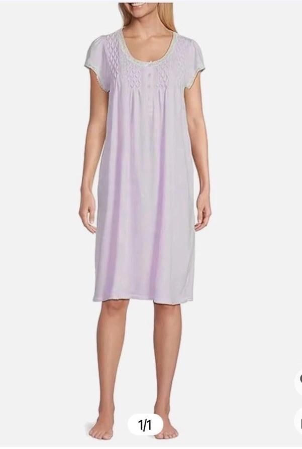 NWT Women’s Miss Elaine’s Silky Knit Pink Cap Sleeve Short Gown. Size Small