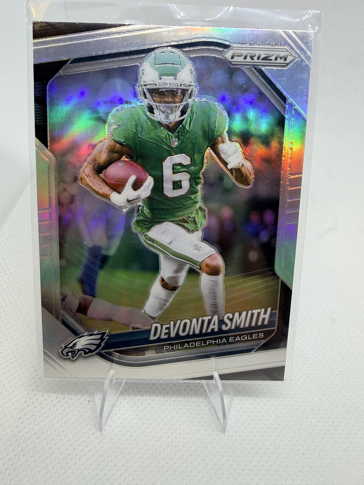 2025 Panini Prizm #70 DeVonta Smith Silver Prizm