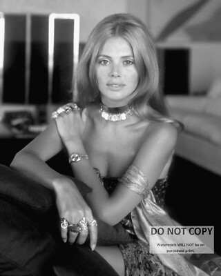 ACTRESS BRITT EKLAND - 8X10 PUBLICITY PHOTO (FB-489)