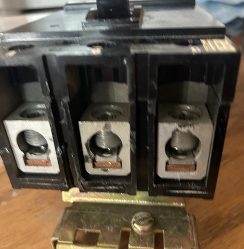 Square D Q232110 I-Line Circuit Breaker 110A 3P 240V 3PH Type Q2 110 Amp 3 Pole - Picture 2 of 4