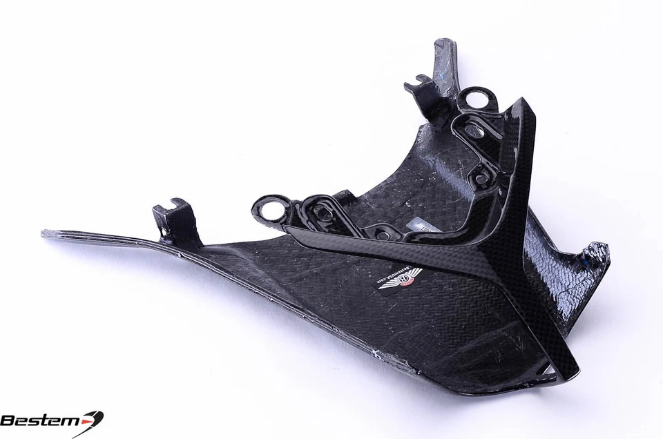 Carenado de cubierta de luz trasera de asiento de fibra de carbono MV Agusta F4 2010-2016 Foto 4 de 4