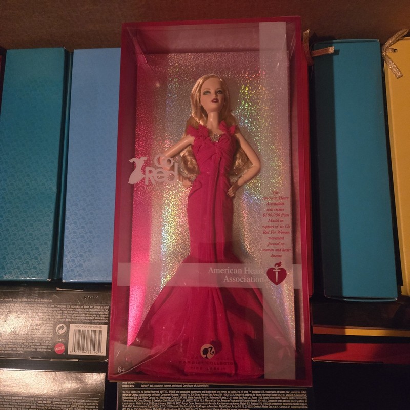 2007 Go RED for  WOMAN BARBIE NRFB Doll