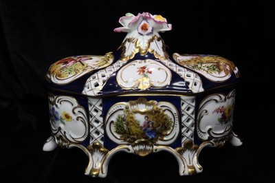DRESDEN LIMOGES COVERED VANITY JEWELRY TRINKET PORCELAIN FOOTED OVAL BOX