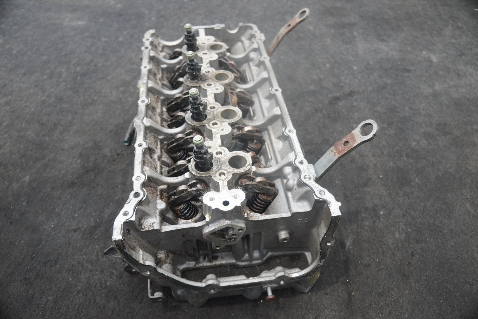 Right Engine Cylinder Head 4.0L Twin Turbo V8 OEM Lamborghini Urus S 2024 *Note*