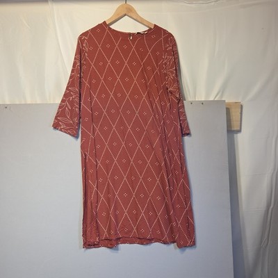 Max Studio women s dress in size XL. Rust/terracotta color with cream dotted dia