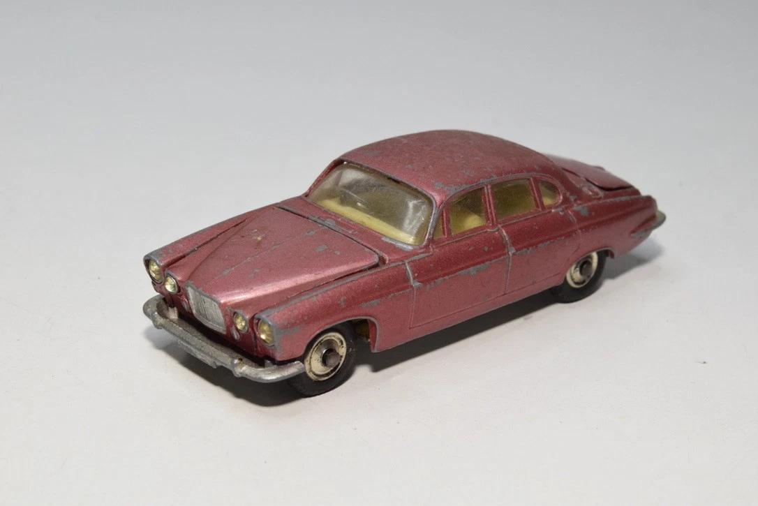 Véhicules miniatures Corgi cars 1:43