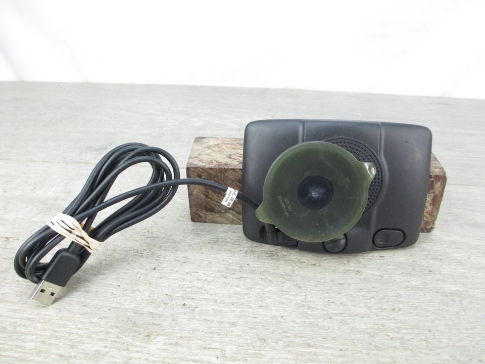 TOMTOM GPS MODEL 4EN42 Z1230 WITH POWER CORD MOUNT GPS NAVIGATION Tested Bundle - Image 2 of 3