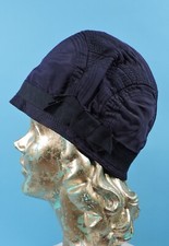 FLAPPER 1920  S NAVY SILK CLOCHE HAT W GROSGRAIN RIBBON
