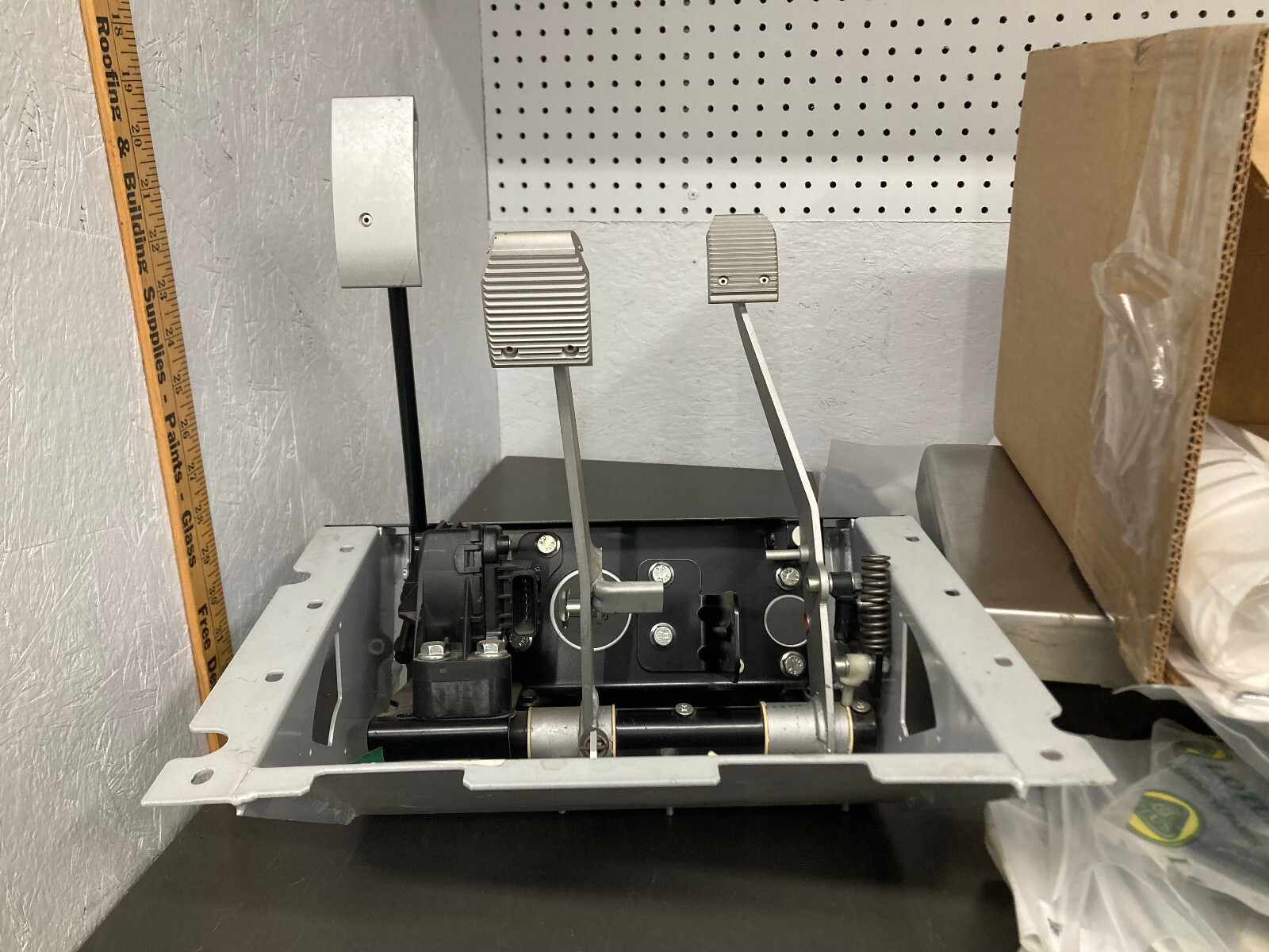  LOTUS PEDAL BOX-NON SERVO LHD- C132J0129F 