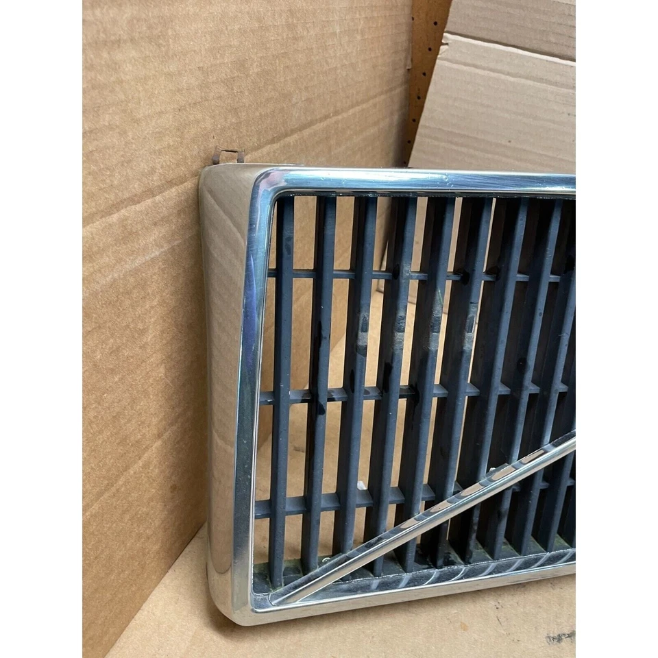 Rejilla central delantera VOLVO 245 negra cromada se adapta a 78 79 80 81 82 83 84 85 Foto 2 de 4