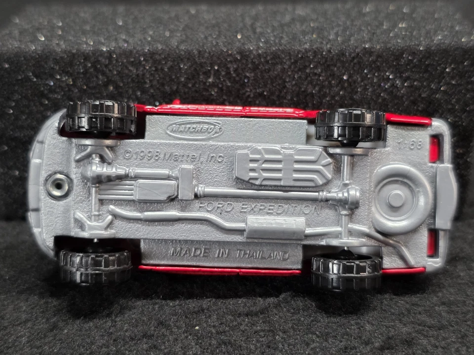 Matchbox 2007 Fire 5-Pack Exclusive Ford Expedition - Unit 477 - Image 3 of 4