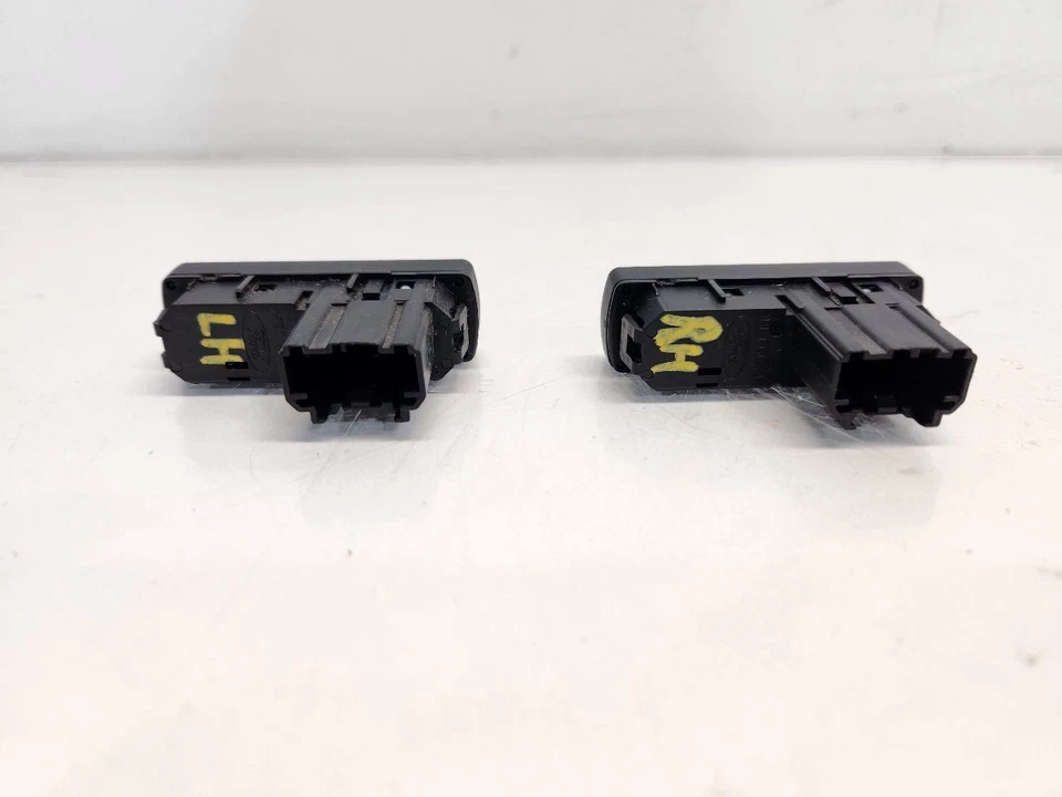 2014 Ford Fiesta (Sedan / SE) Heated Seat Switches - Pair - Image 4 of 4