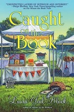 Caught on the Book: 4 (An Antique Booksh..., Laura Gail