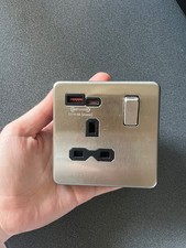 Knightsbridge 13A 1-gang switched socket with USB A and C fast-charging