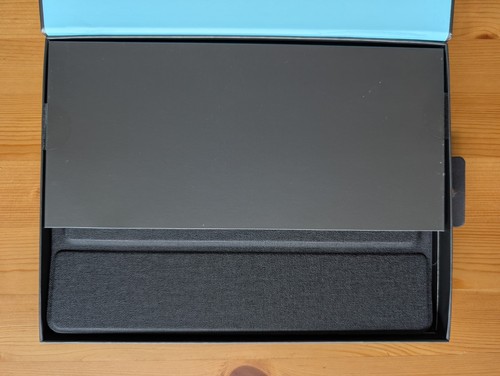 Keyboard Folio - Ipad case with keyboard (7th & 8th Gen) 10.2" Magnetic - NEW - Picture 8 of 9