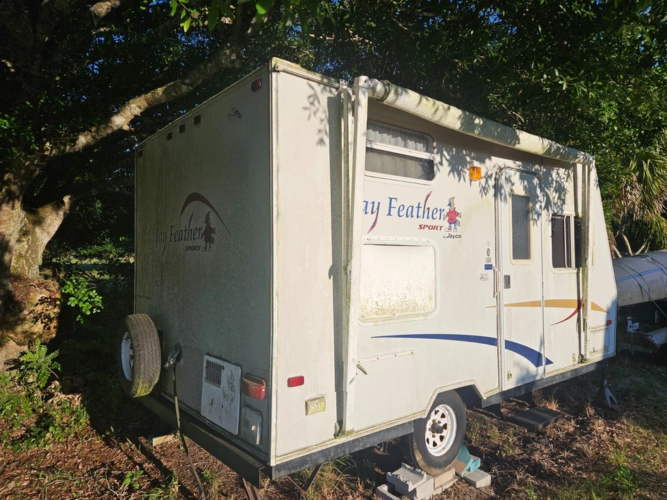 FOR SALE – 2006 Jay Feather 165 Trailer – 16 ft – Sold As Is - Image 2 of 4