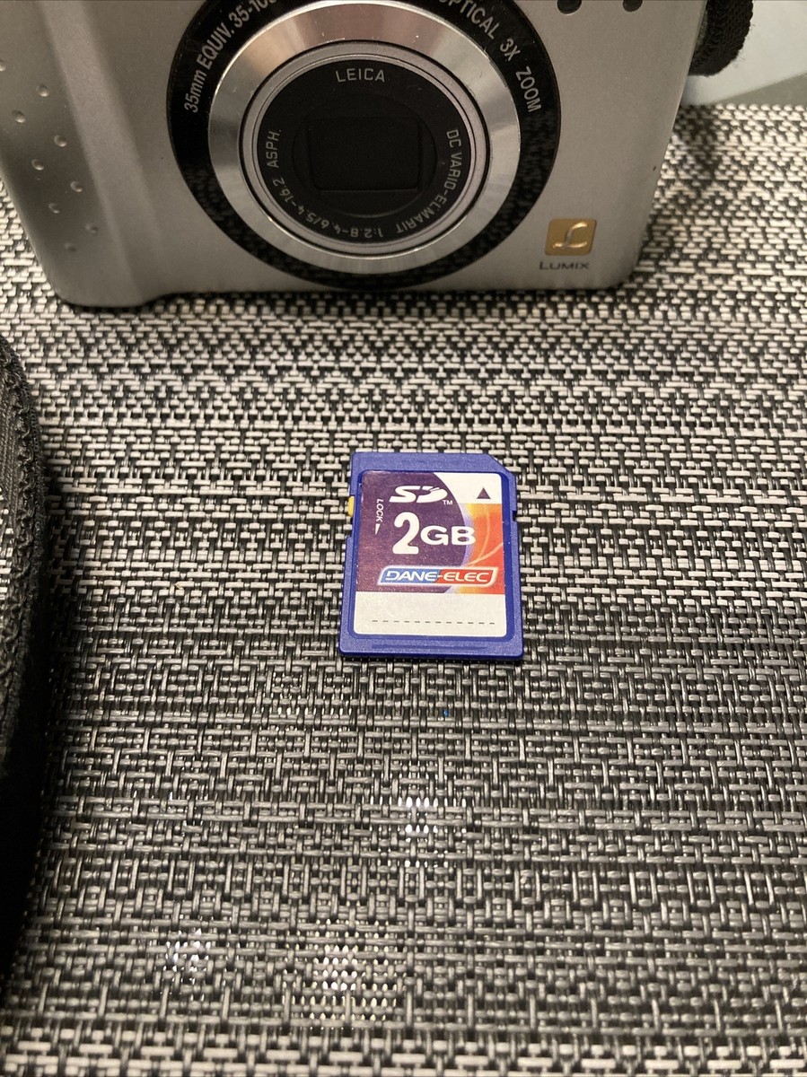 Panasonic Lumix DMC-LC20 2.0MP Compact Digital Camera Silver Panasonic Lumix DMC-LC20 2.0MP Compact Digital Camera Silver