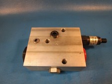 Parker CV161P Check Valve w/ RD 103535 Relief Valve on Block WFP10034