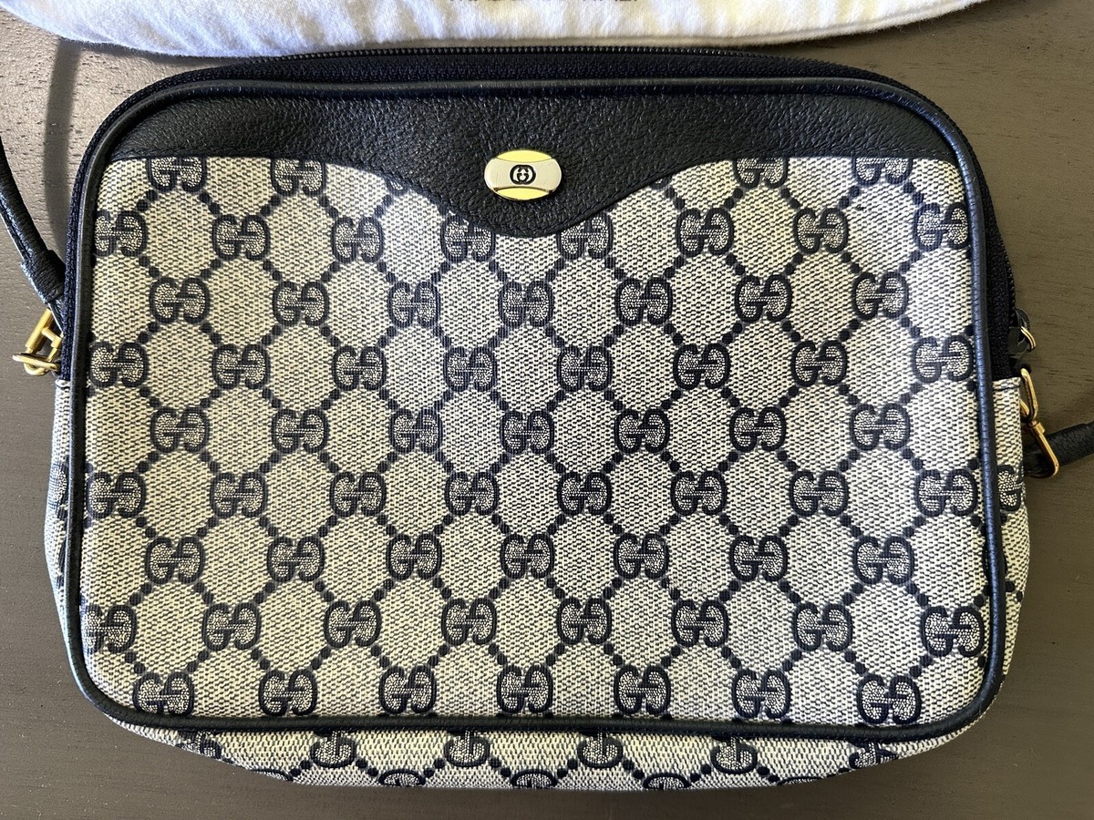 Gucci GG Logo Crossbody Purse 97.02.068 Vintage Navy Blue Gucci GG Logo Crossbody Purse 97.02.068 Vintage Navy Blue