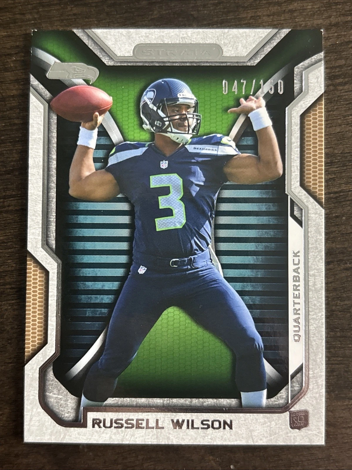 Russell Wilson Topps Strata #29 Throwing-Bronze