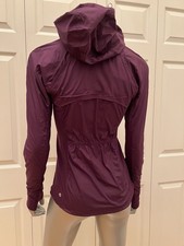 Women  s Lululemon Activewear In Flux Jacket. Women  s Size 4 Purple Color