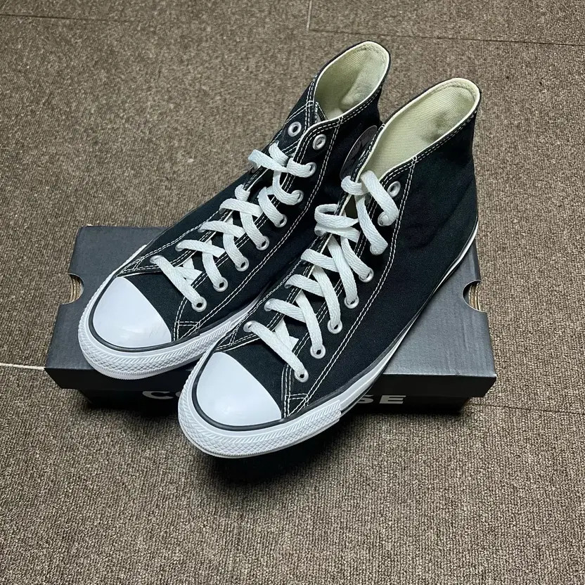 Converse Chuck Taylor All Star Classic Black High Top Sneakers 280 thumbnail 6