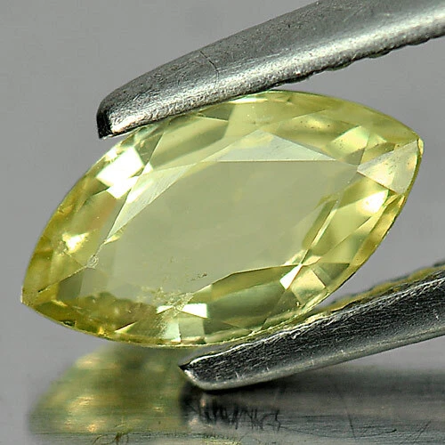 Crisoberilo amarillo verdoso 1,00 quilates forma marquesa 8,8 x 4,9 mm. Gema natural Foto 2 de 4
